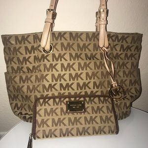 Michael Kors Large Jetset Tote & matching wallet